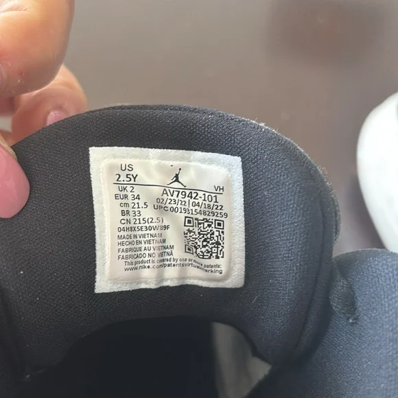 Kids Unisex Jumpman Jordan’s size 2.5 - Picture 7 of 7